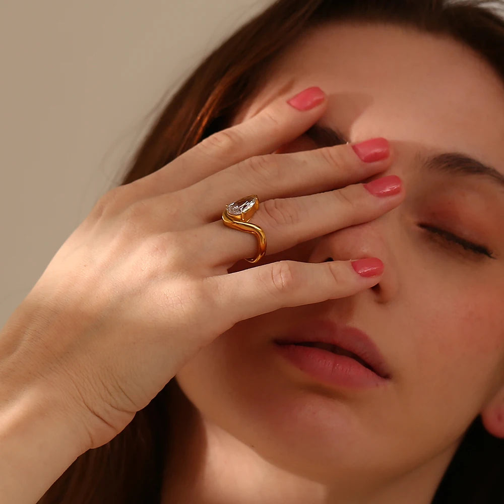 Classic Minimalist Sparking Clear Zircon Rings