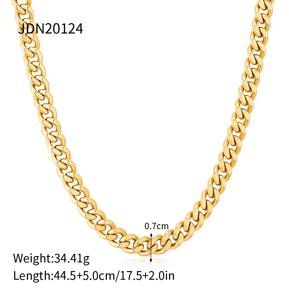 Bold gold statement necklace with thick chain links measuring 44.5 cm length and 0.7 cm width